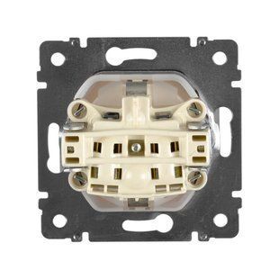 Valena Розетка IP 44 німецький стандарт 2К+З з кришкою і захисними шторками Білий 774220 фото